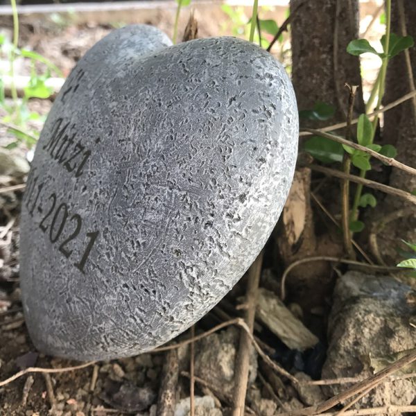 New Cat Dog Heart Shaped Paw Print Remembrance Memorial Stone Grave Marker For Outdoor Tombstone Or.jpg2 .jpeg